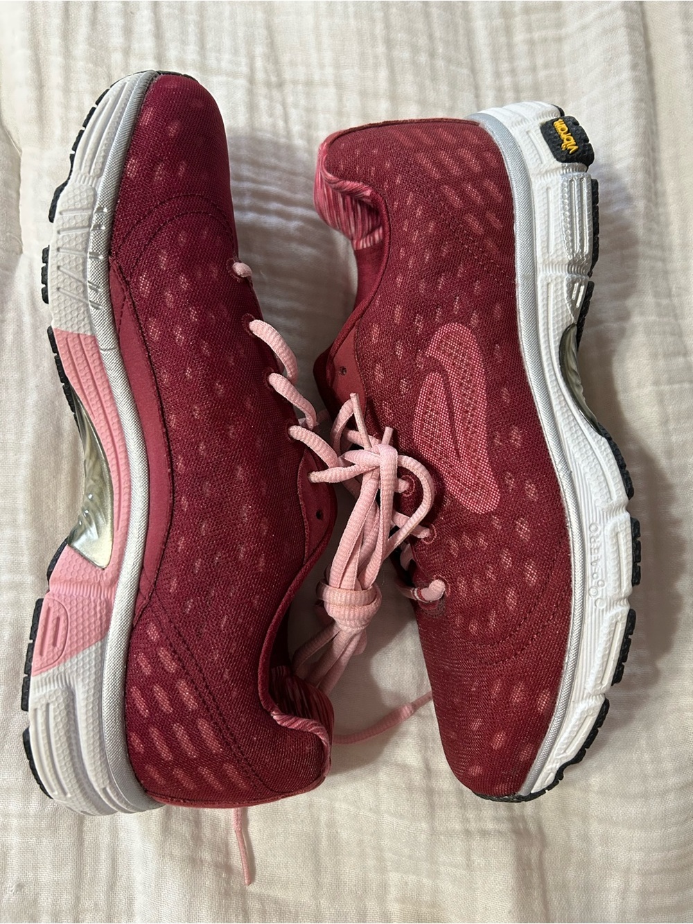Abeo Roxsan Athletic Sneakers Merlot 8.5 NEW